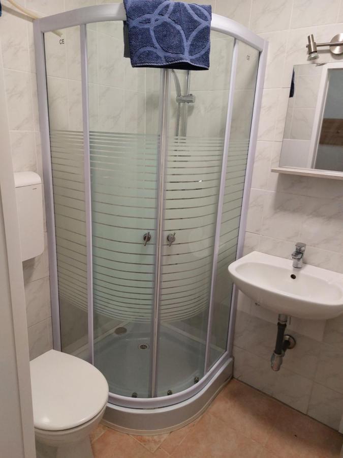 Ferienwohnung Szarszo Apartman Es Kempinghaz Balatonszarszo Exterior foto